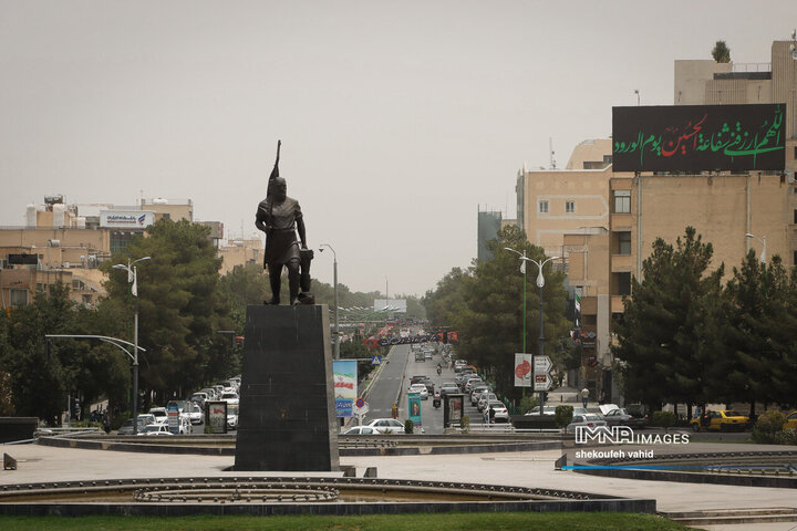 هوای غبارآلود اصفهان