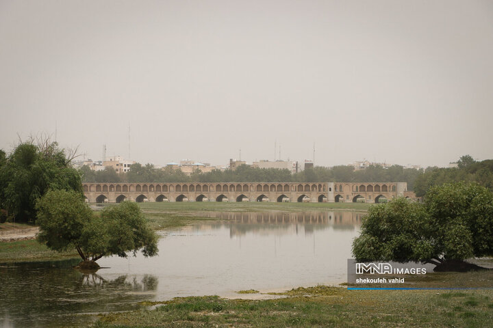 هوای غبارآلود اصفهان