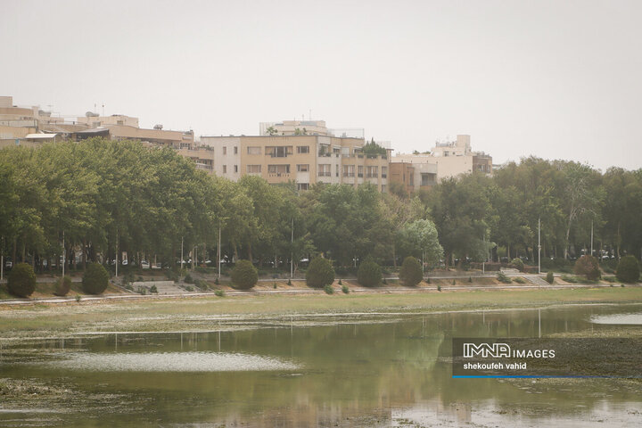 هوای غبارآلود اصفهان