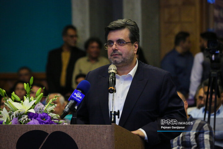 نشست تخصصی وزیر صمت با فعالان اقتصادی و اعضای اتاق بازرگانی اصفهان