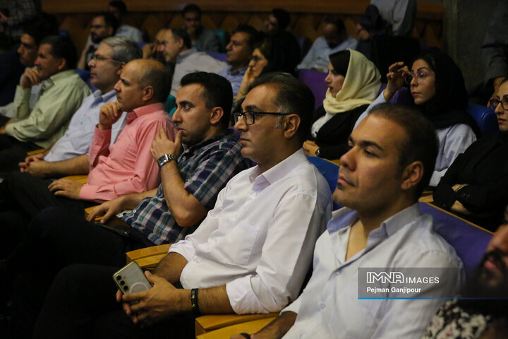 نشست تخصصی وزیر صمت با فعالان اقتصادی و اعضای اتاق بازرگانی اصفهان