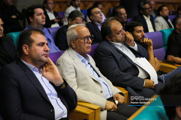 نشست تخصصی وزیر صمت با فعالان اقتصادی و اعضای اتاق بازرگانی اصفهان