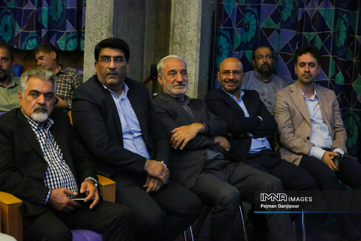 نشست تخصصی وزیر صمت با فعالان اقتصادی و اعضای اتاق بازرگانی اصفهان