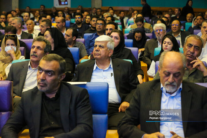نشست تخصصی وزیر صمت با فعالان اقتصادی و اعضای اتاق بازرگانی اصفهان