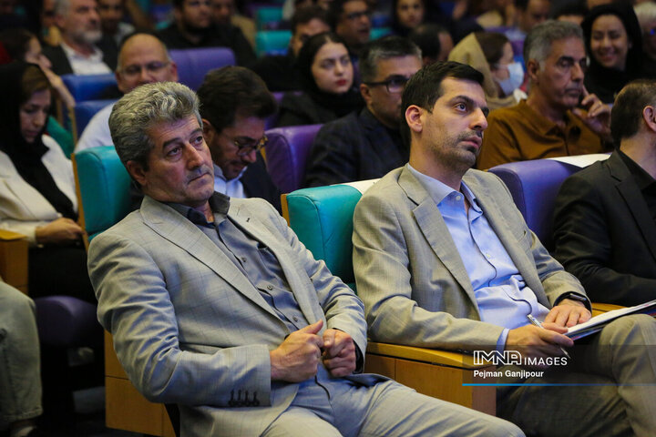 نشست تخصصی وزیر صمت با فعالان اقتصادی و اعضای اتاق بازرگانی اصفهان