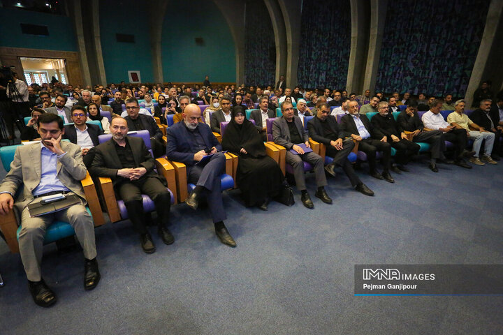 نشست تخصصی وزیر صمت با فعالان اقتصادی و اعضای اتاق بازرگانی اصفهان