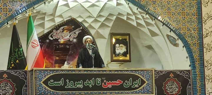 آینده از آنِ مؤمنانی است که در رکاب ولی زمان (عج) گام برمی‌دارند