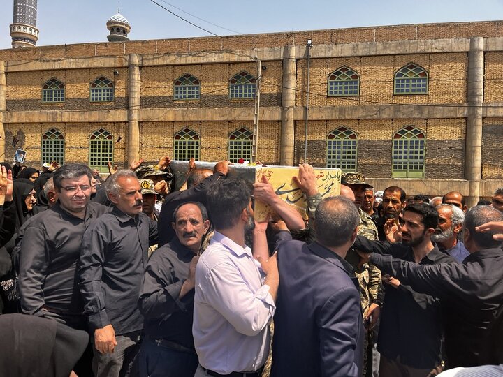 فیلم|رجزخوانی همرزم شهید محمدی؛ وداعی جانسوز در مصلی الغدیر