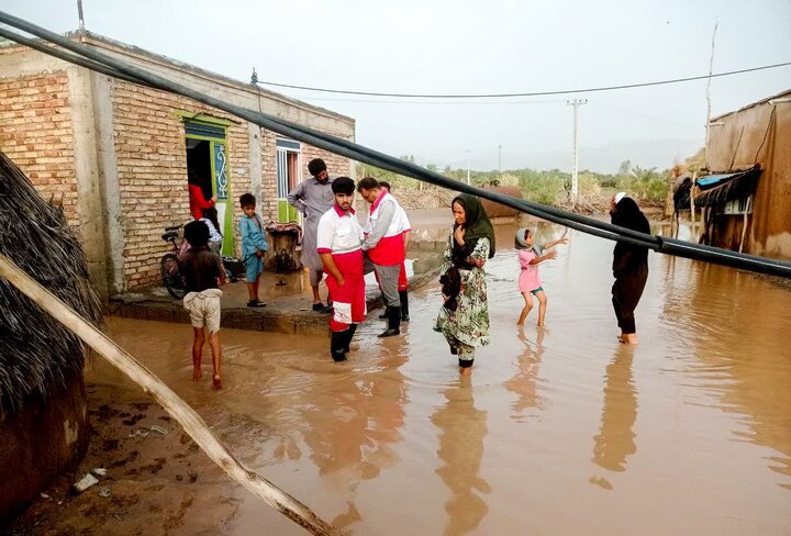 تخریب ۲۶۵ کیلومتر راه روستایی در قلعه‌گنج / قطع برق و مسدودی راه‌ها در پی سیلاب