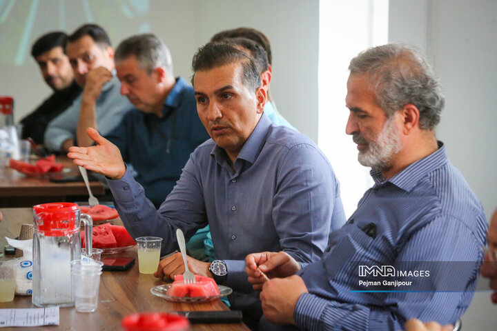 بازدید اعضای کمیسیون عمران شورای شهر اصفهان از مجموعه پروژه‌ شهید آیت‌الله رئیسی