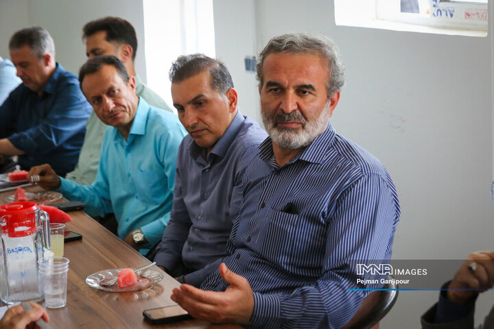 بازدید اعضای کمیسیون عمران شورای شهر اصفهان از مجموعه پروژه‌ شهید آیت‌الله رئیسی