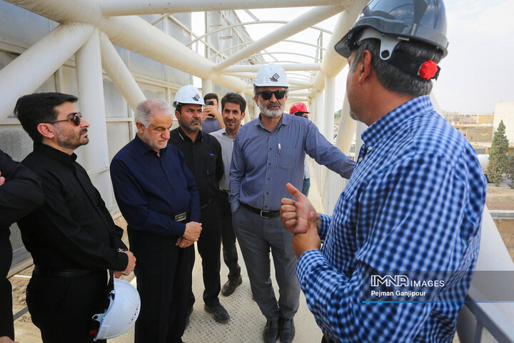 بازدید اعضای کمیسیون عمران شورای شهر اصفهان از مجموعه پروژه‌ شهید آیت‌الله رئیسی