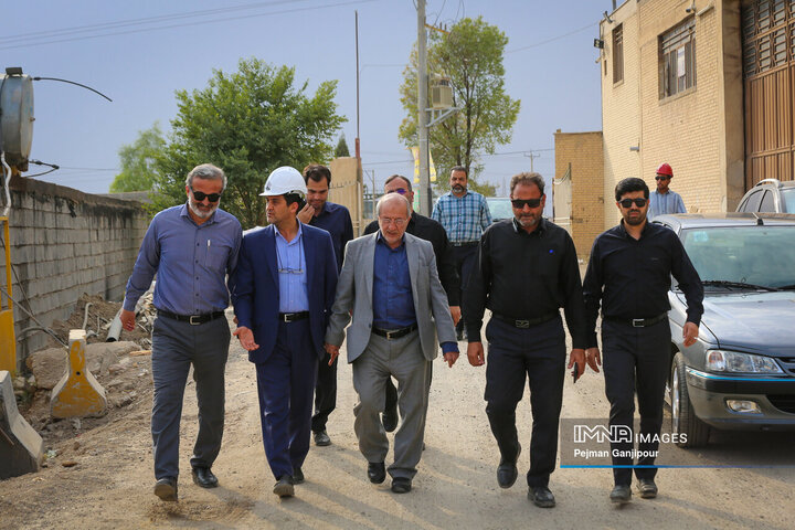 بازدید اعضای کمیسیون عمران شورای شهر اصفهان از مجموعه پروژه‌ شهید آیت‌الله رئیسی