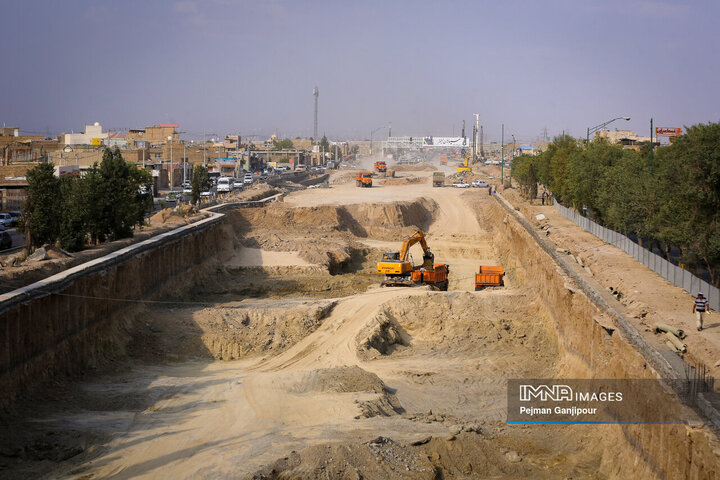 بازدید اعضای کمیسیون عمران شورای شهر اصفهان از مجموعه پروژه‌ شهید آیت‌الله رئیسی