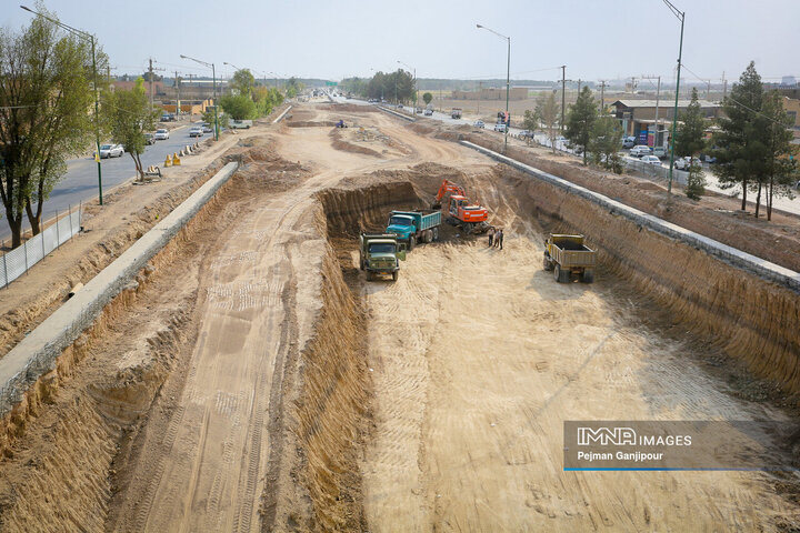 بازدید اعضای کمیسیون عمران شورای شهر اصفهان از مجموعه پروژه‌ شهید آیت‌الله رئیسی