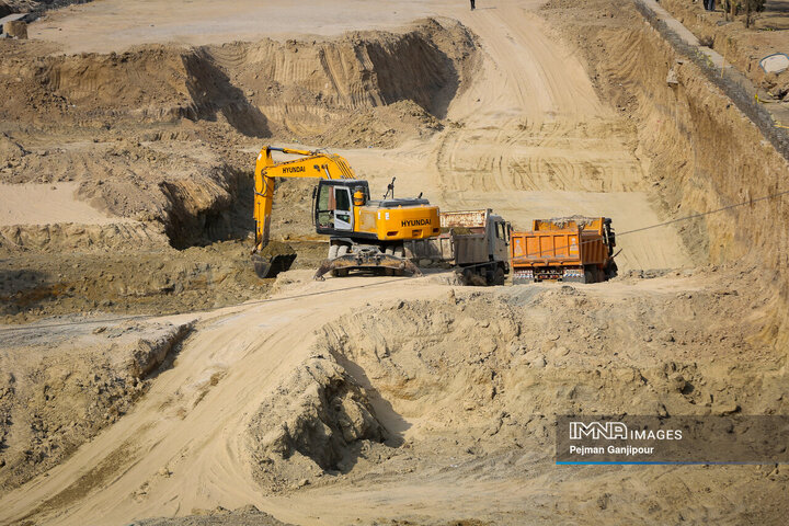 بازدید اعضای کمیسیون عمران شورای شهر اصفهان از مجموعه پروژه‌ شهید آیت‌الله رئیسی