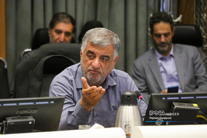 حق برداشت آب برای فضای سبز وجود ندارد؛ وضعیت نگهداری آن تأسف‌بار است