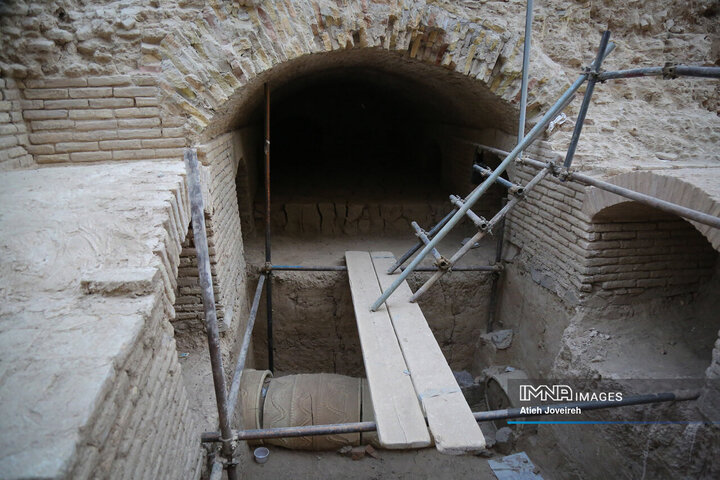 بازدید رئیس کمیسیون فرهنگی، اجتماعی و ورزشی شورای شهر اصفهان از پروژه کمرزرین