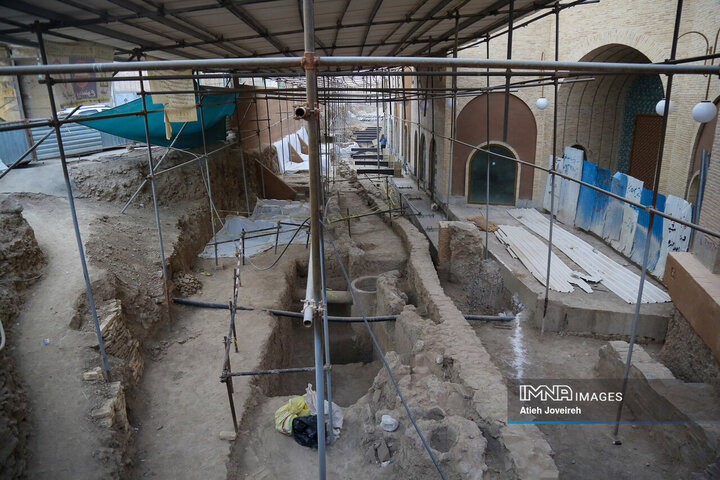 بازدید رئیس کمیسیون فرهنگی، اجتماعی و ورزشی شورای شهر اصفهان از پروژه کمرزرین