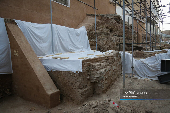 بازدید رئیس کمیسیون فرهنگی، اجتماعی و ورزشی شورای شهر اصفهان از پروژه کمرزرین