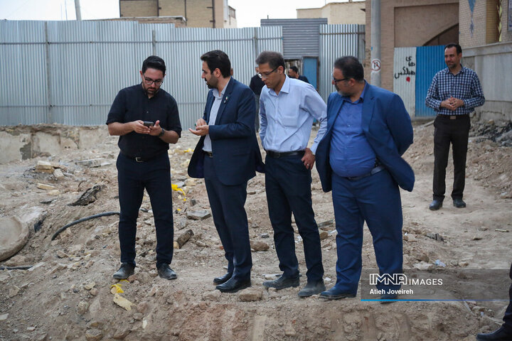بازدید رئیس کمیسیون فرهنگی، اجتماعی و ورزشی شورای شهر اصفهان از پروژه کمرزرین