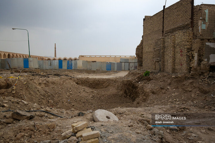 بازدید رئیس کمیسیون فرهنگی، اجتماعی و ورزشی شورای شهر اصفهان از پروژه کمرزرین