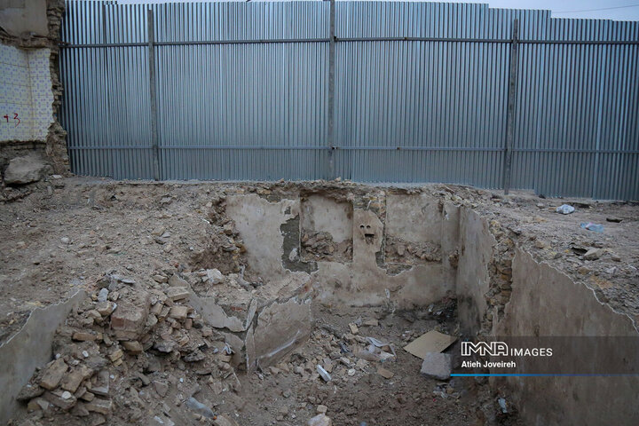 بازدید رئیس کمیسیون فرهنگی، اجتماعی و ورزشی شورای شهر اصفهان از پروژه کمرزرین