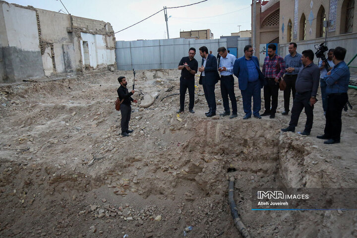 بازدید رئیس کمیسیون فرهنگی، اجتماعی و ورزشی شورای شهر اصفهان از پروژه کمرزرین