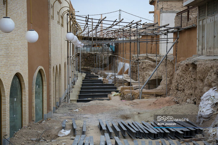 بازدید رئیس کمیسیون فرهنگی، اجتماعی و ورزشی شورای شهر اصفهان از پروژه کمرزرین