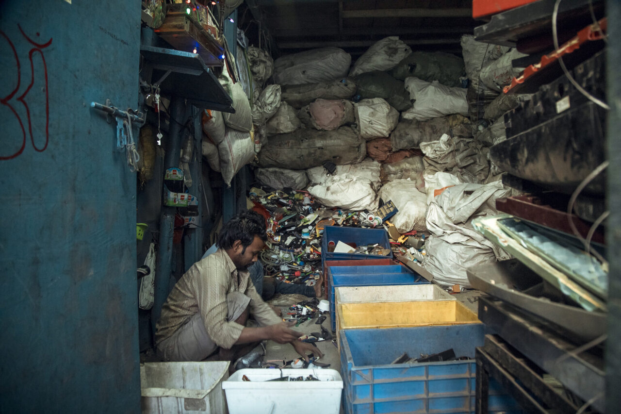 تبدیل زباله به ثروت در بزرگ‌ترین زاغه آسیا