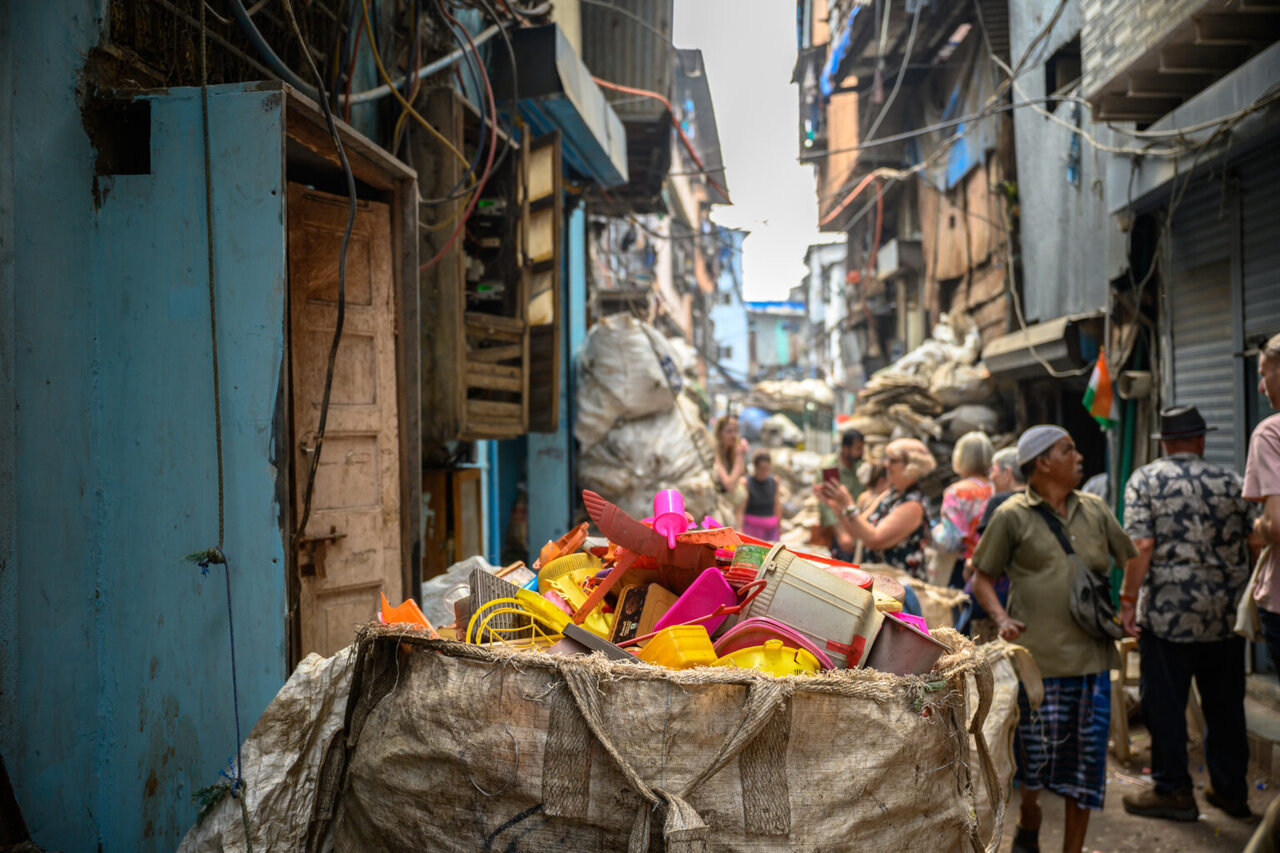 تبدیل زباله به ثروت در بزرگترین زاغه آسیا