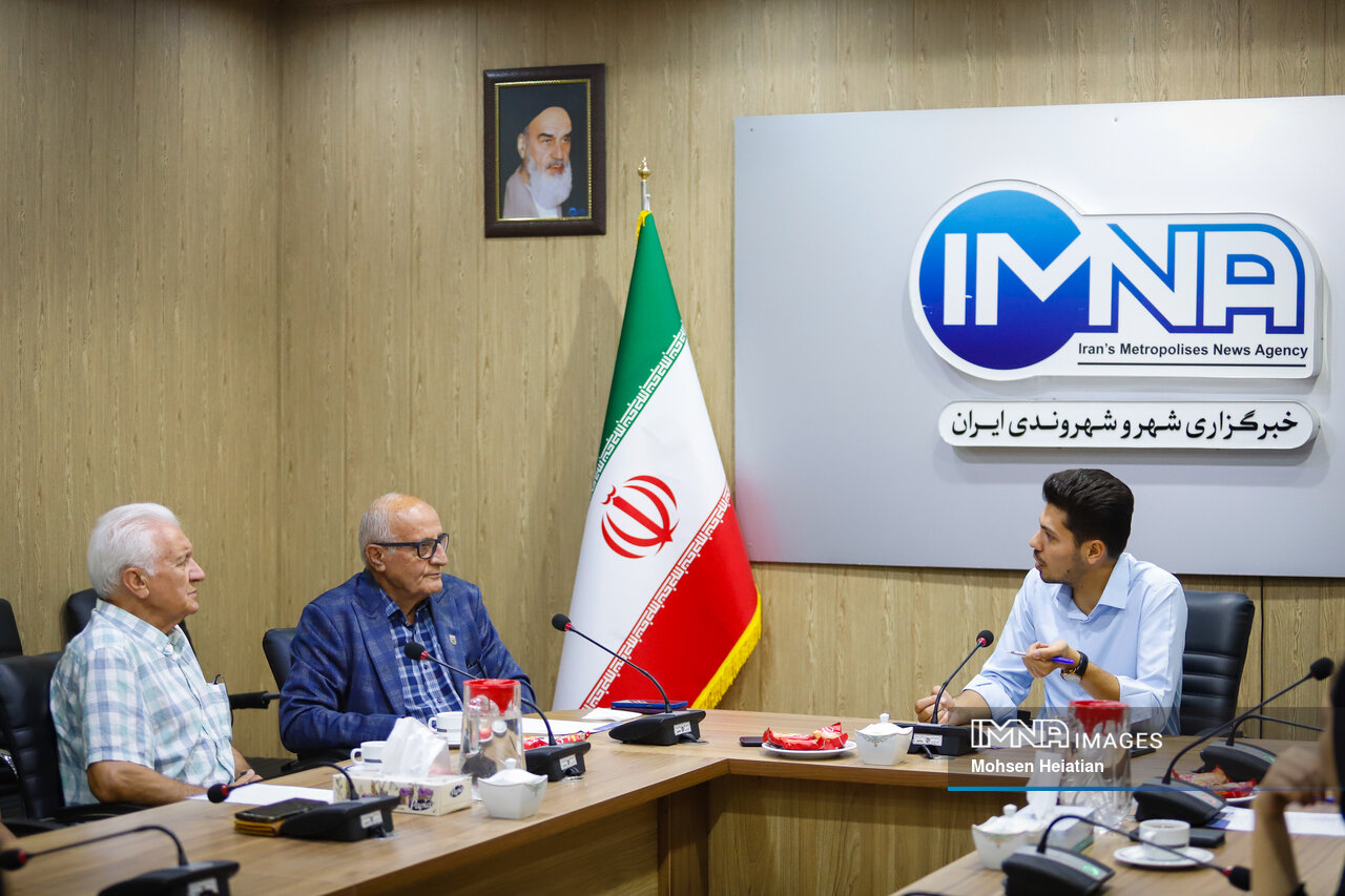 وقتی VAR امید داوران را به یأس تبدیل میکند/ آسیبهای پنهان در فوتبال ایران