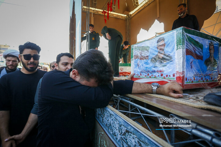 تشییع پیکر مطهر 2 شهید تجاوز رژیم صهیونیستی به کشور درقم