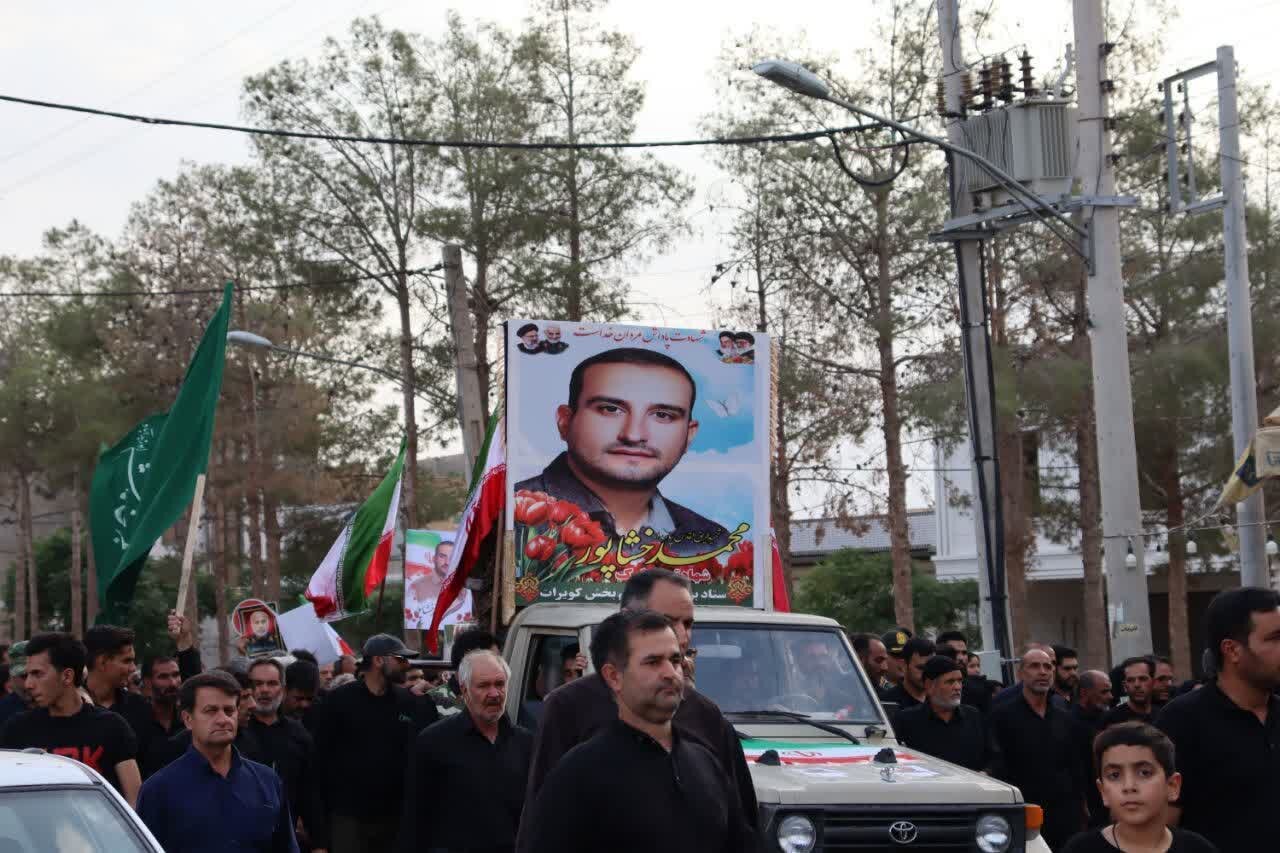 شکوه حضور مردم کویرات آران و بیدگل در مراسم تشییع شهید محمد خشاپور + عکس