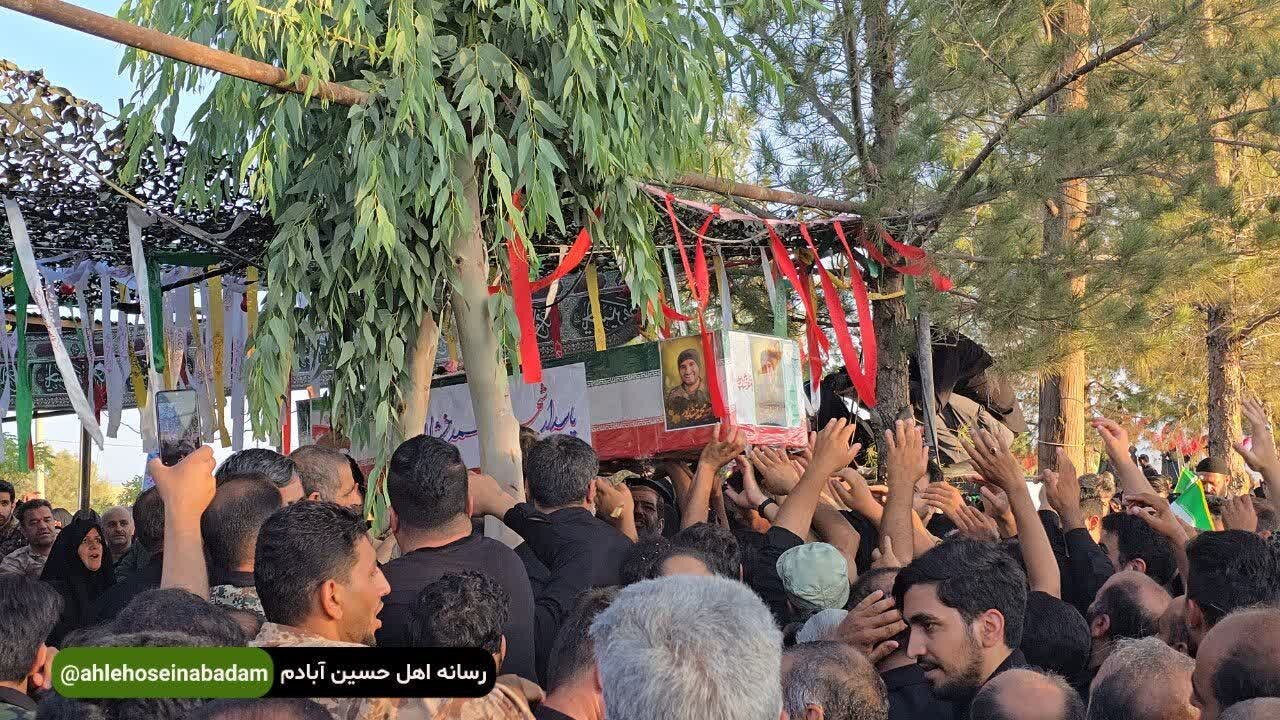 شکوه حضور مردم کویرات آران و بیدگل در مراسم تشییع شهید محمد خشاپور + عکس