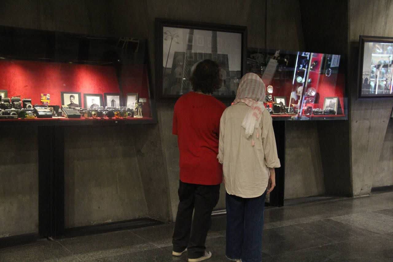 «در سوگ سرو» با محوریت تصاویر تاریخی اماکن زیارتی مهمان برج آزادی + عکس