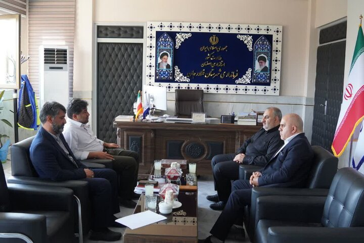 دیدار سرپرست بنیاد شهید استان اصفهان و فرماندار فلاورجان
