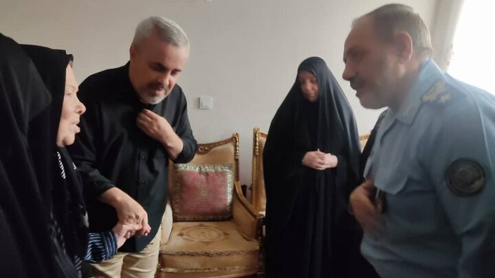 دیدار امیر نصیرزاده با خانواده سردار محمد باقری