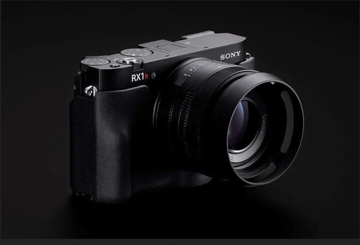 بازگشت افسانه‌ای سونی، RX1R III با حسگر ۶۱ مگاپیکسلی رونمایی شد