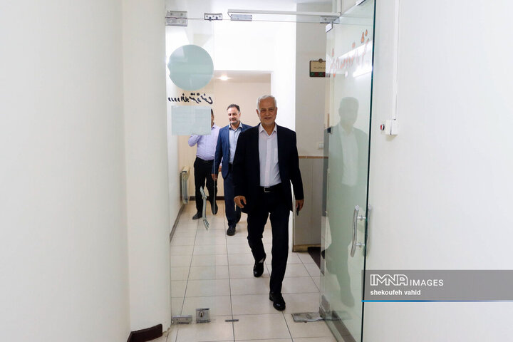 برنامه رادیویی «بی‌واسطه با مردم»