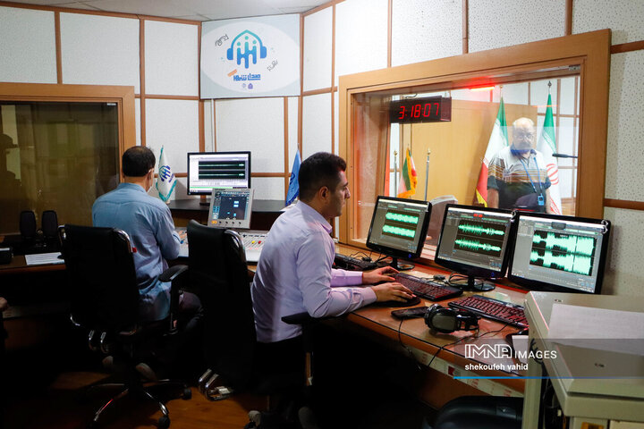 برنامه رادیویی «بی‌واسطه با مردم»