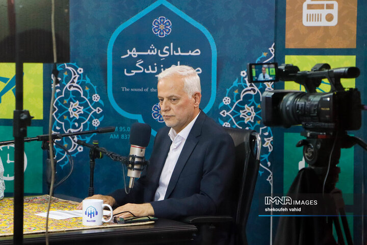 برنامه رادیویی «بی‌واسطه با مردم»