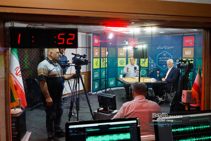 برنامه رادیویی «بی‌واسطه با مردم»