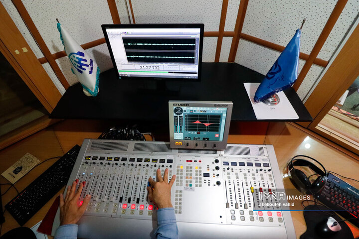 برنامه رادیویی «بی‌واسطه با مردم»