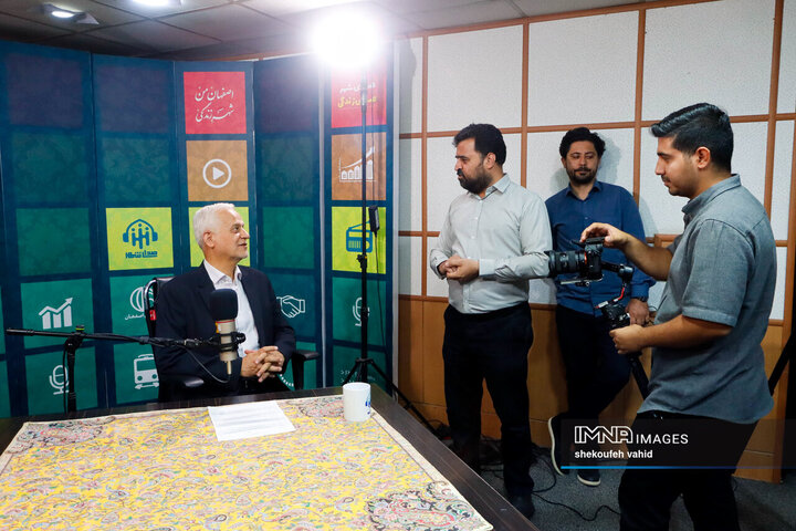 برنامه رادیویی «بی‌واسطه با مردم»