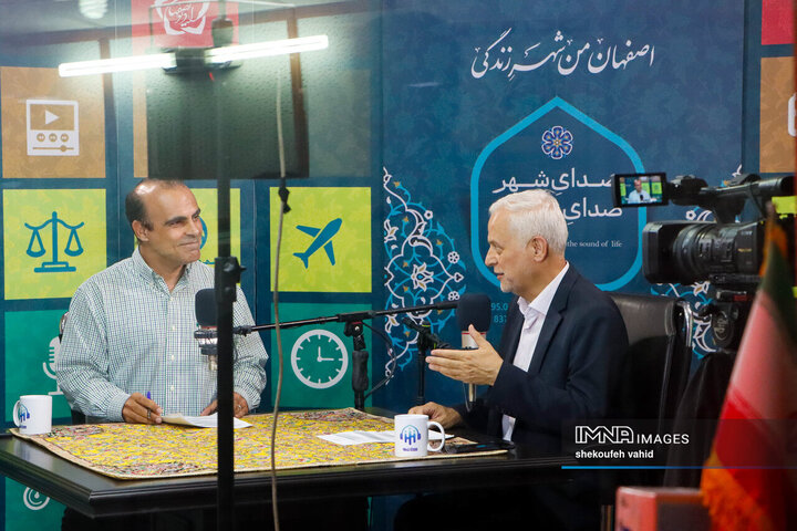 برنامه رادیویی «بی‌واسطه با مردم»