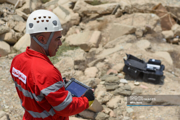 سگ‌های جست‌وجو و نجات جمعیت هلال احمر