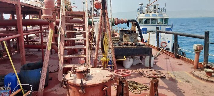 توقیف نفتکش خارجی به اتهام حمل ۲ میلیون لیتر سوخت قاچاق در دریای عمان