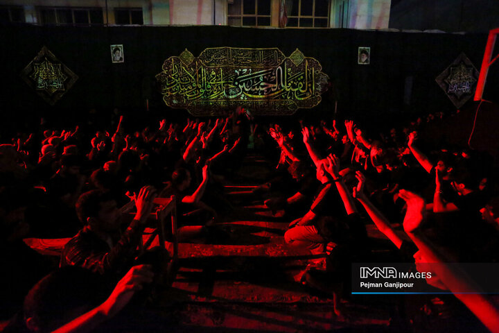 عزاداری دهه دوم محرم در هیئت صاحب‌اللواء