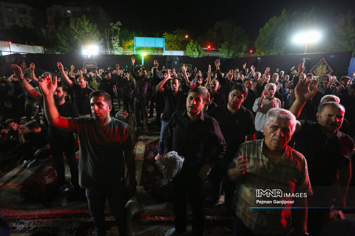 عزاداری دهه دوم محرم در هیئت صاحب‌اللواء